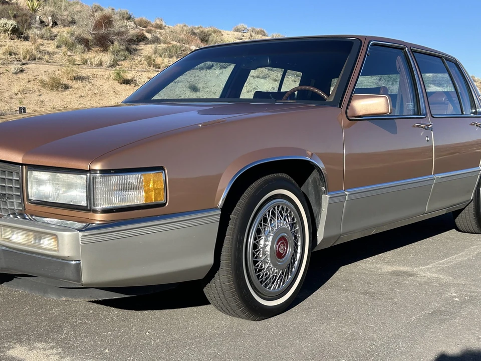 1990 Cadillac DeVille 7th Gen - Image 27 of 31