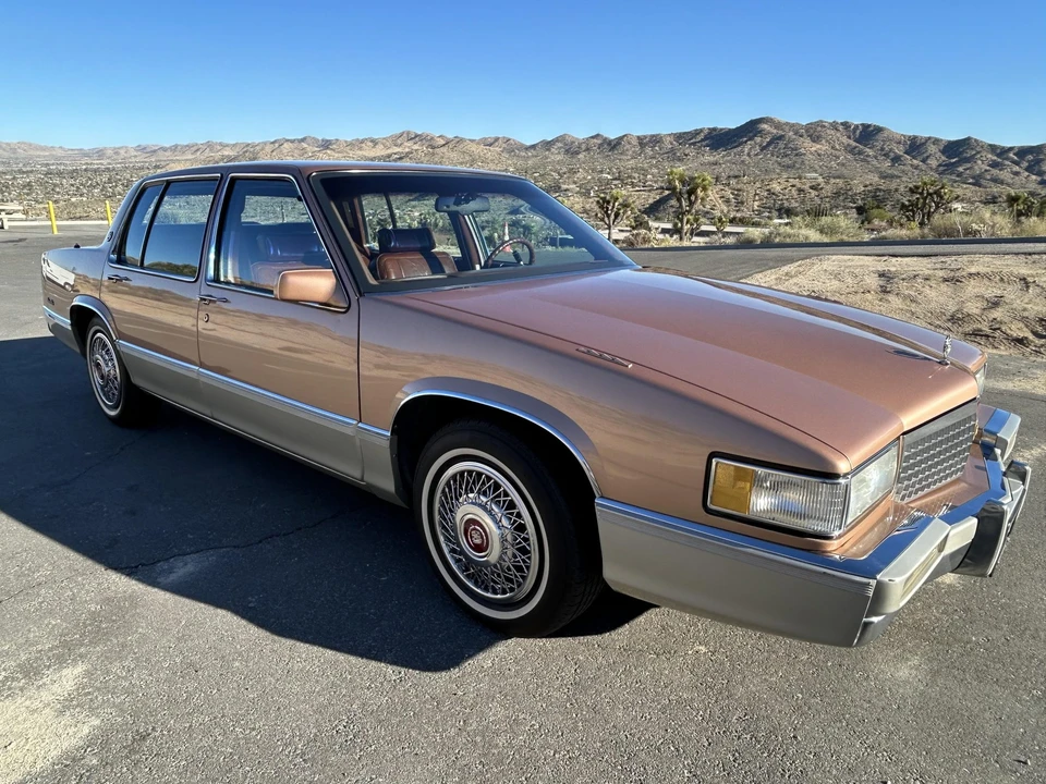1990 Cadillac DeVille 7th Gen - Image 12 of 31