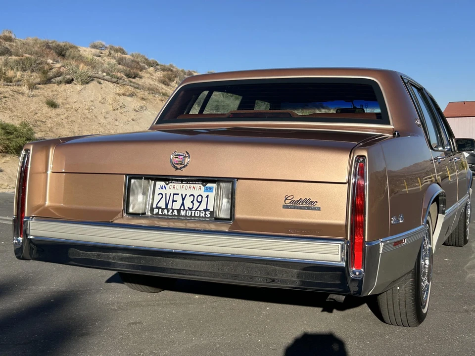 1990 Cadillac DeVille 7th Gen - Image 7 of 31