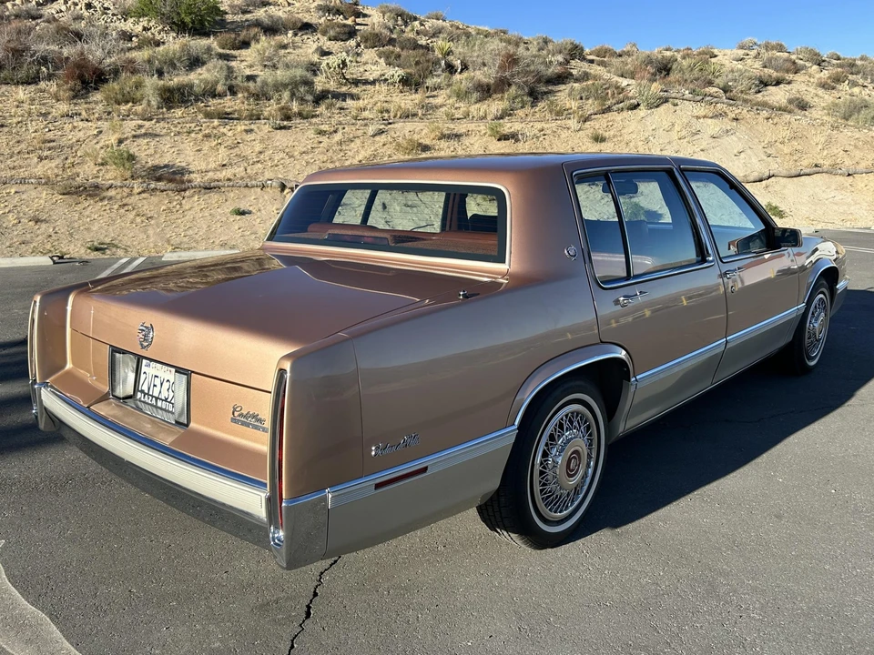 1990 Cadillac DeVille 7th Gen - Image 8 of 31