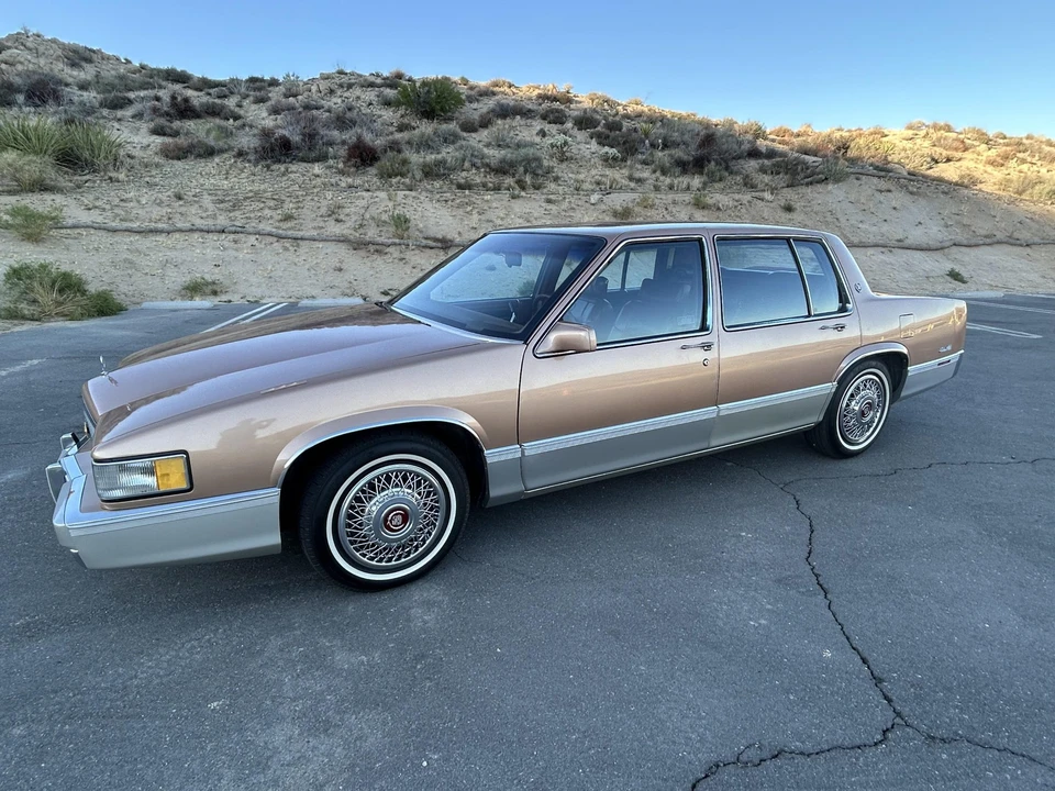 1990 Cadillac DeVille 7th Gen - Image 14 of 31
