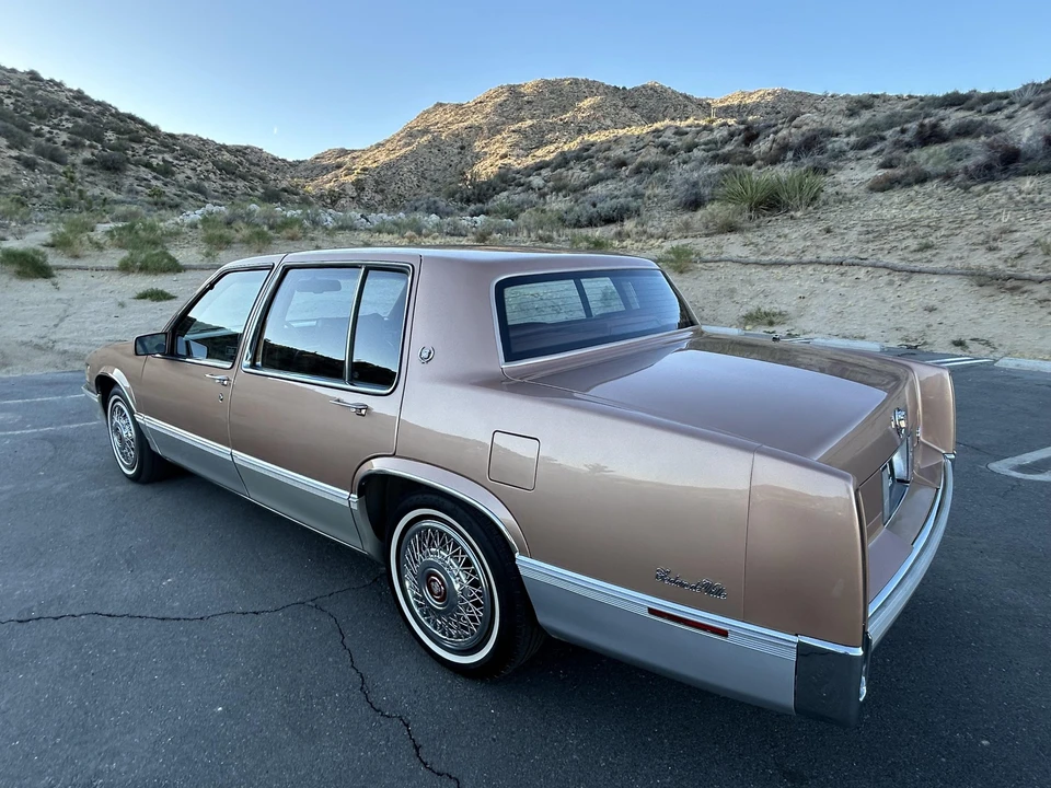 1990 Cadillac DeVille 7th Gen - Image 16 of 31