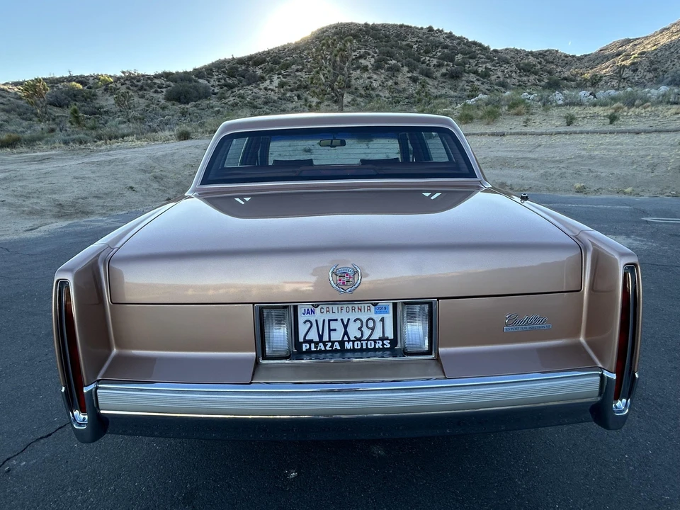 1990 Cadillac DeVille 7th Gen - Image 18 of 31