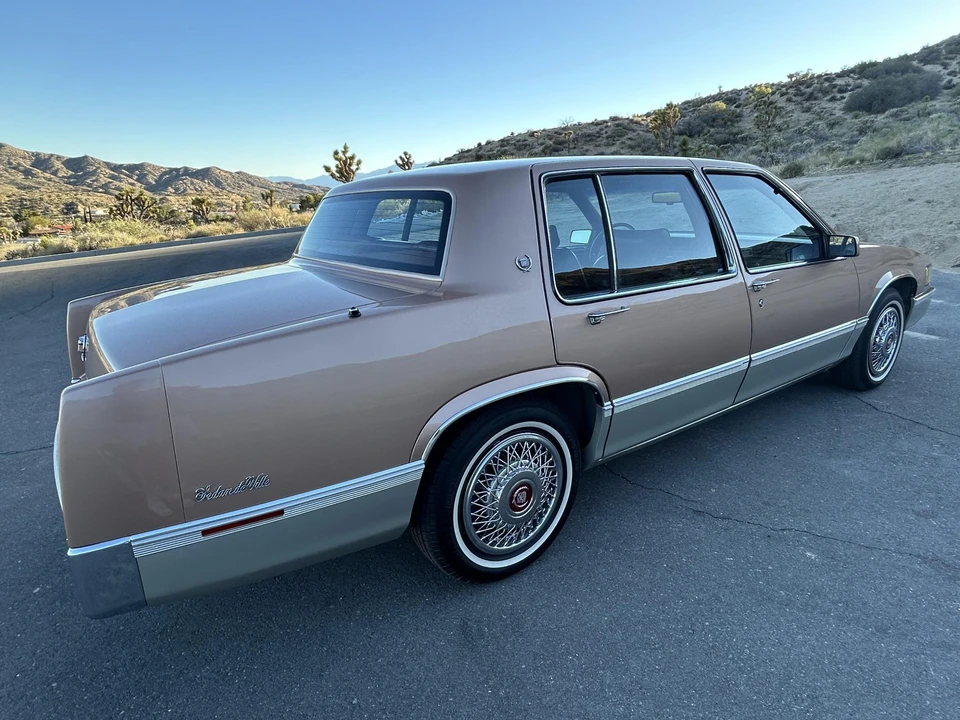 1990 Cadillac DeVille 7th Gen - Image 20 of 31