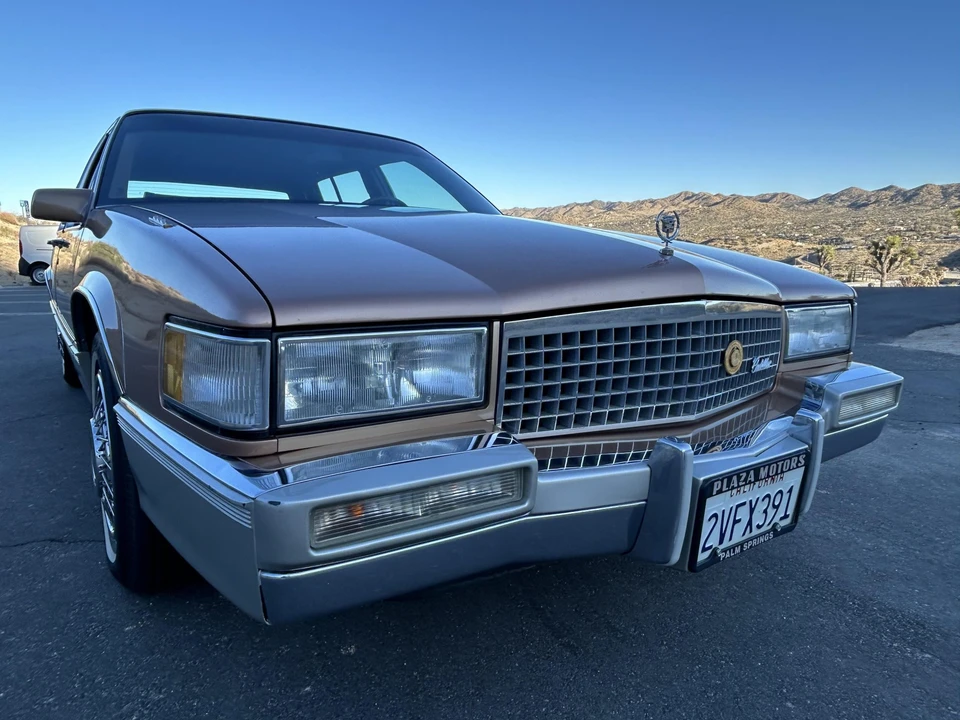 1990 Cadillac DeVille 7th Gen - Image 23 of 31
