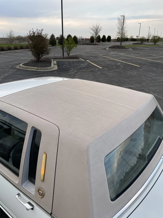 1990 Cadillac DeVille 7th Gen - Image 15 of 31