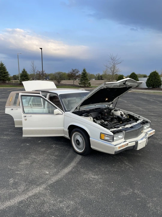 1990 Cadillac DeVille 7th Gen - Image 20 of 31