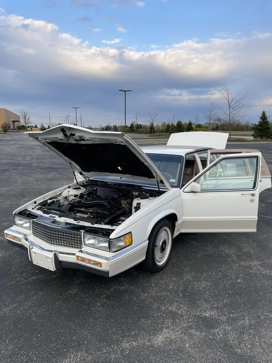 1990 Cadillac DeVille 7th Gen - Image 19 of 31