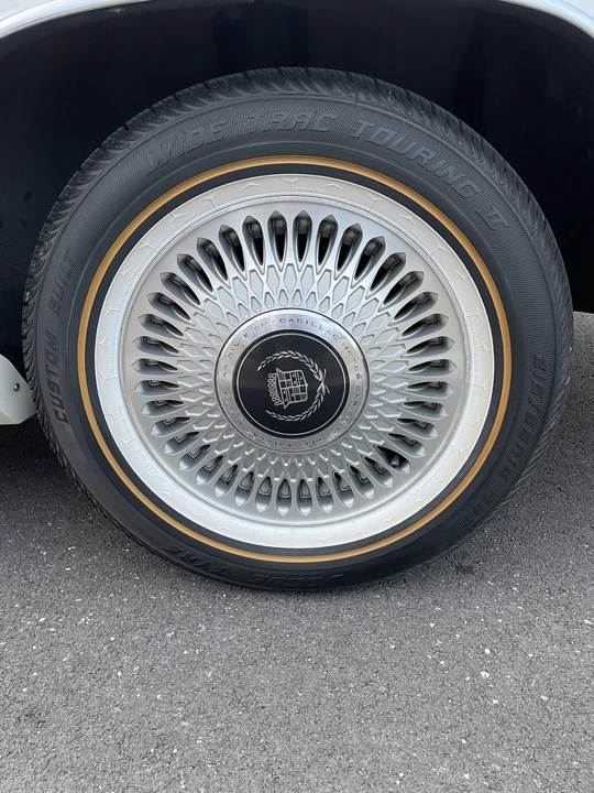 1990 Cadillac DeVille 7th Gen - Image 24 of 31