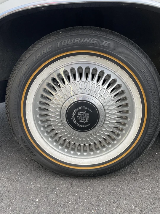 1990 Cadillac DeVille 7th Gen - Image 26 of 31