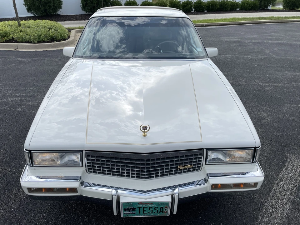 1990 Cadillac DeVille 7th Gen - Image 5 of 31
