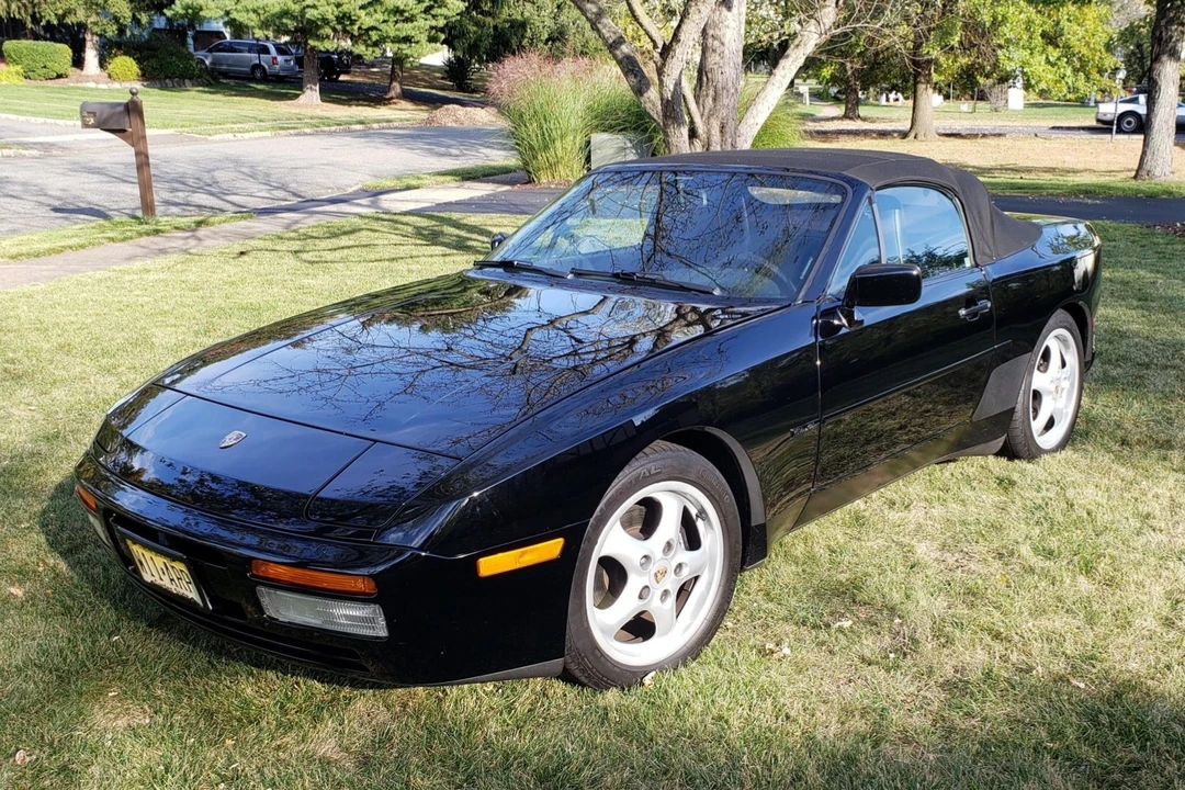 1990 Porsche 944 S2 - Image 1 of 31