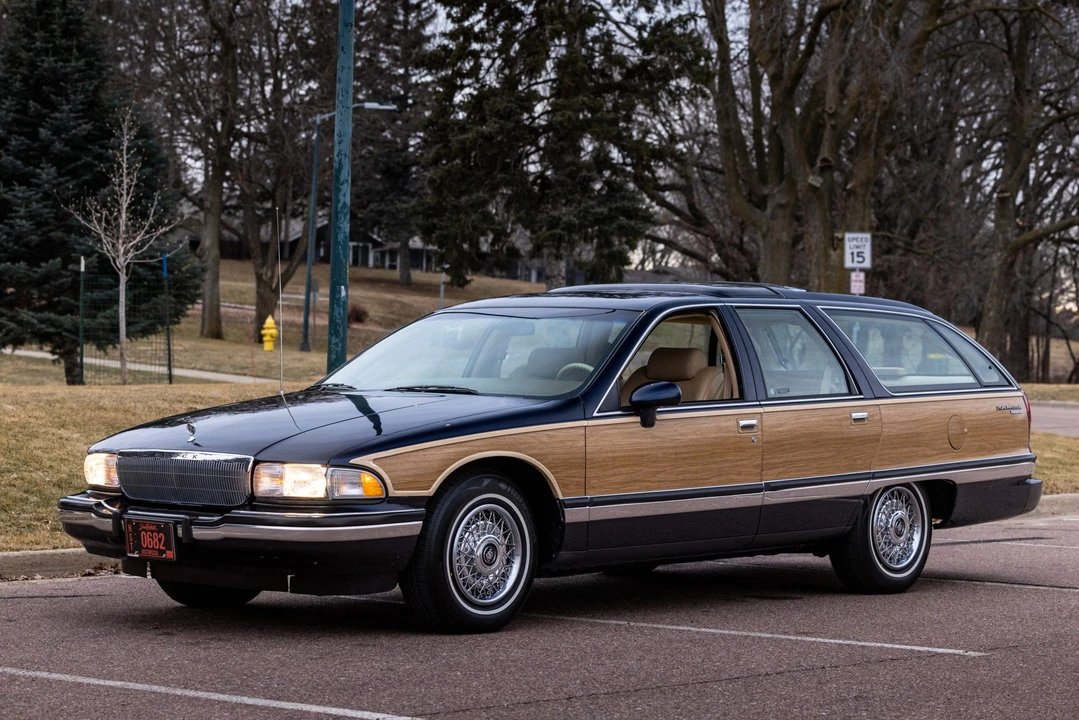 1991 Buick Roadmaster - Image 2 of 31