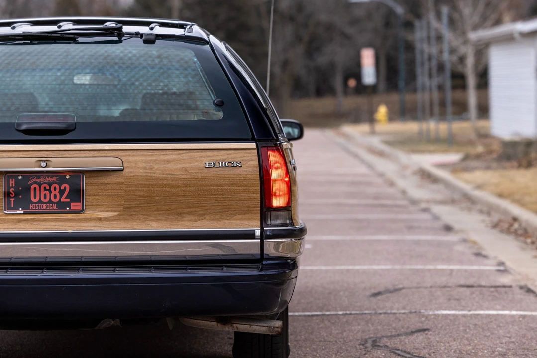 1991 Buick Roadmaster - Image 25 of 31