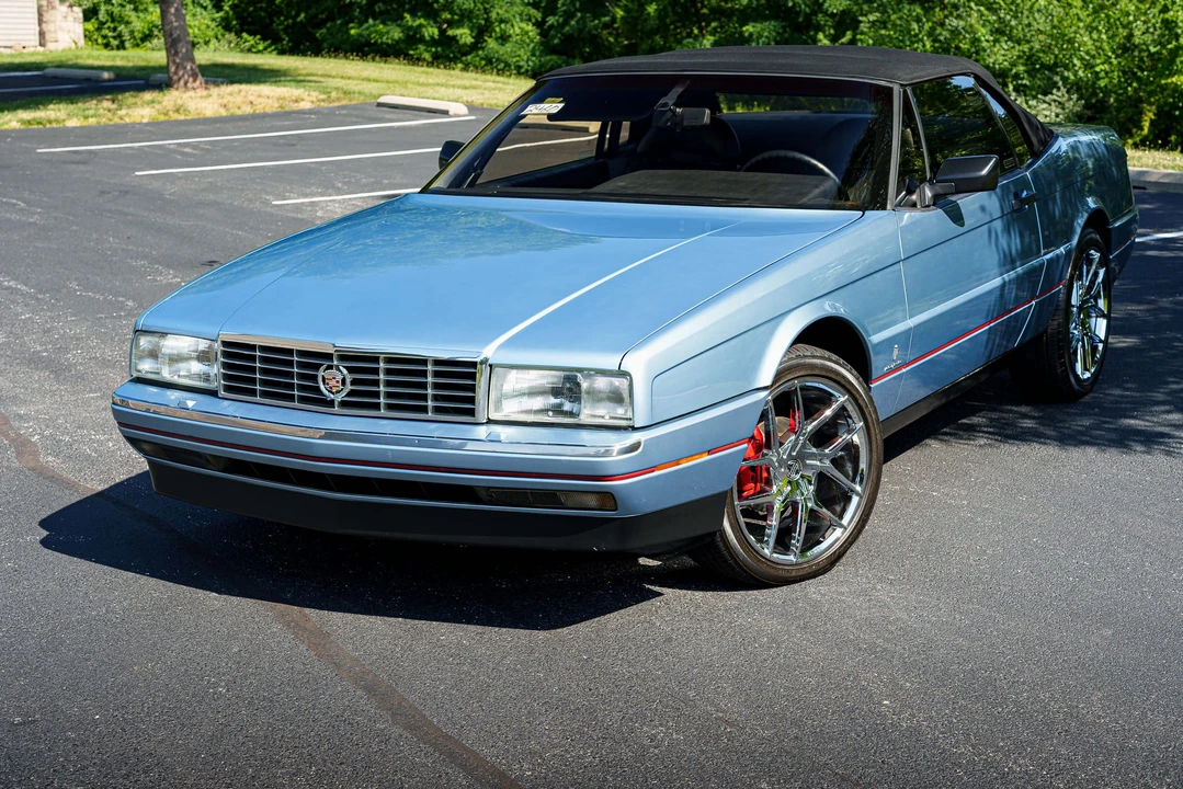 1991 Cadillac Allante - Image 3 of 31