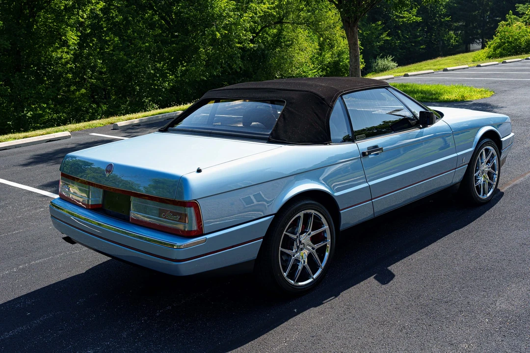 1991 Cadillac Allante - Image 20 of 31