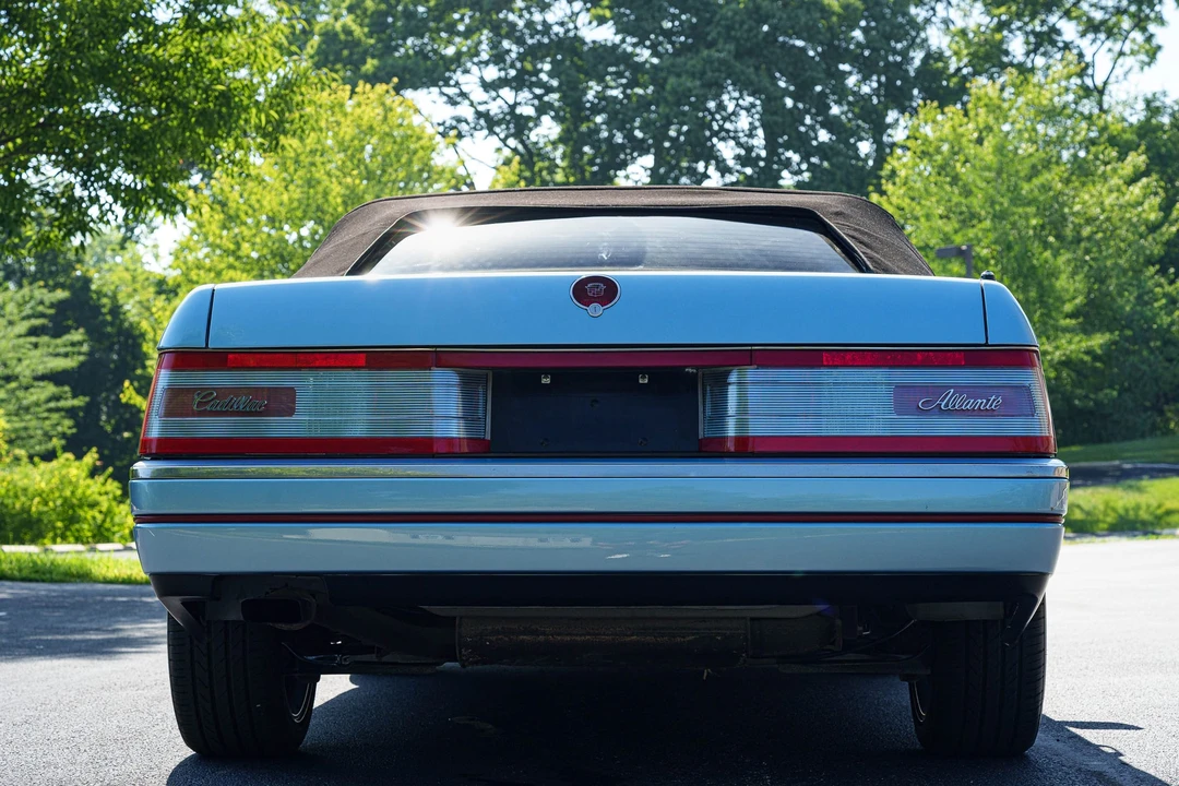 1991 Cadillac Allante - Image 17 of 31
