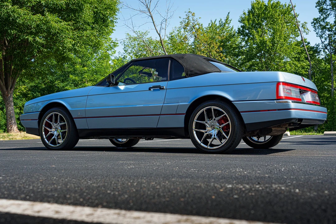 1991 Cadillac Allante - Image 13 of 31