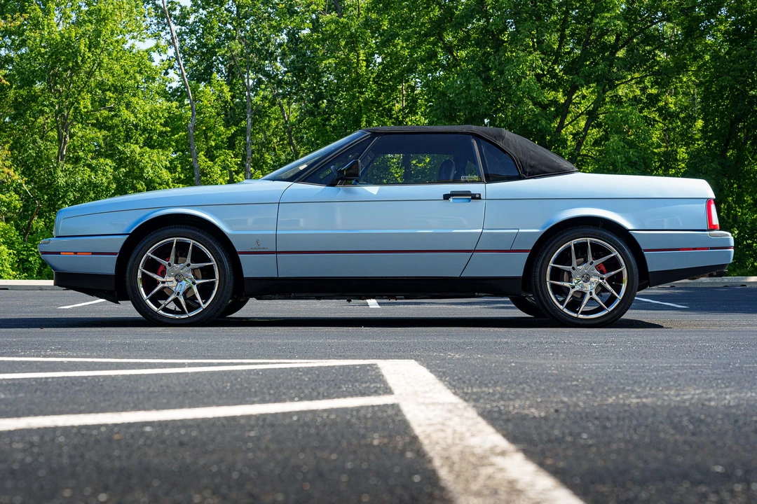 1991 Cadillac Allante - Image 10 of 31