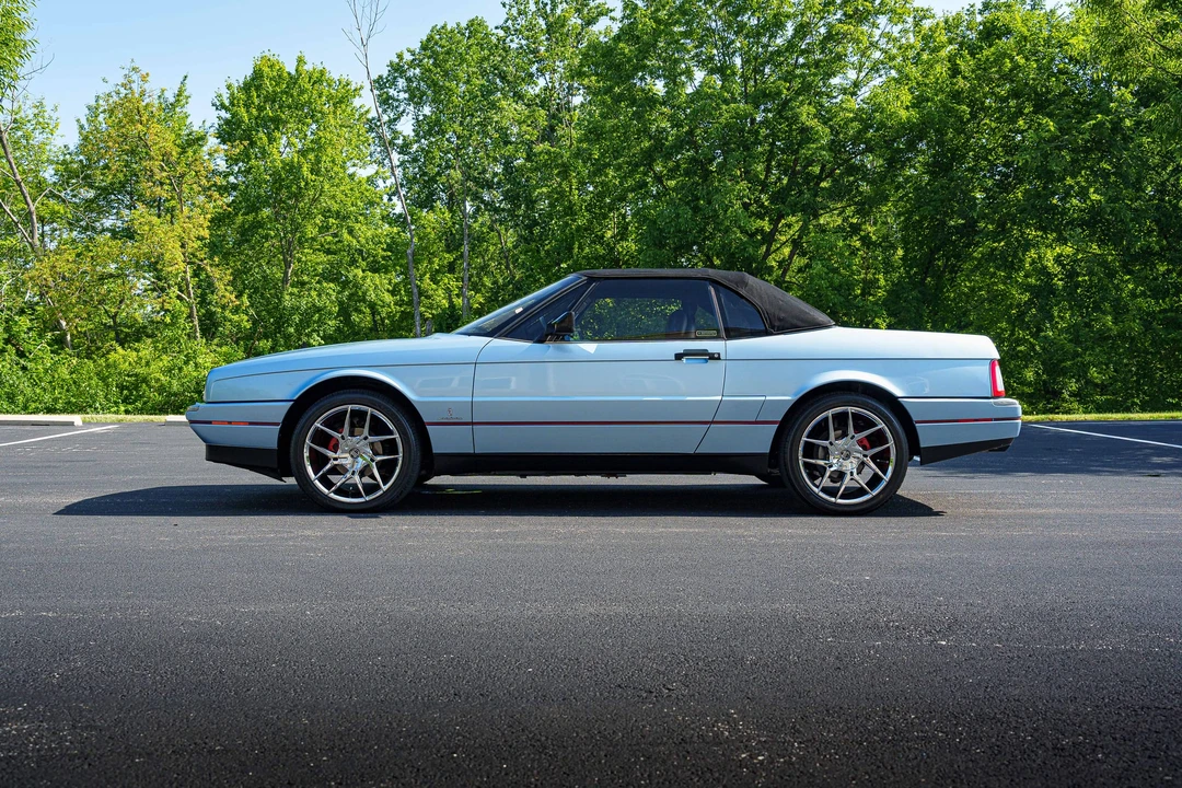 1991 Cadillac Allante - Image 11 of 31