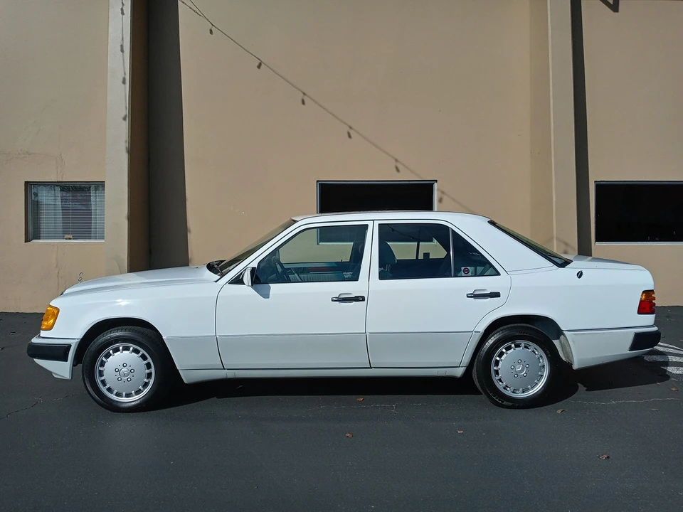 1991 Mercedes-Benz W124 E-Class - Image 7 of 31