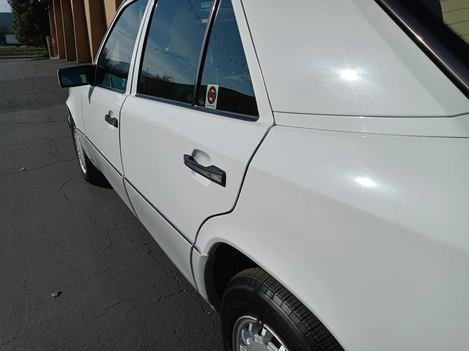 1991 Mercedes-Benz W124 E-Class - Image 25 of 31