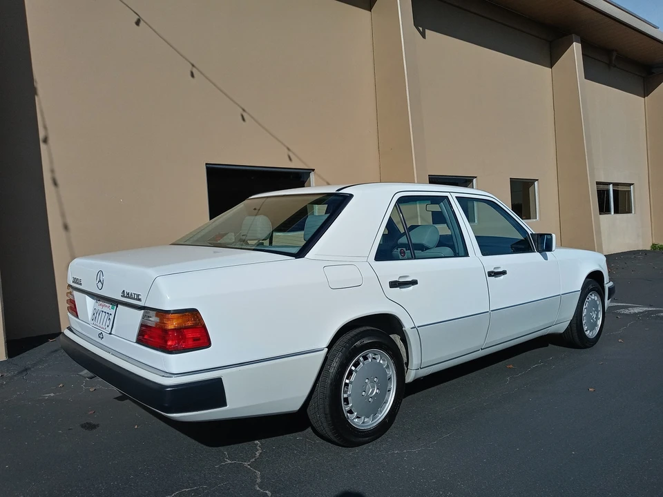 1991 Mercedes-Benz W124 E-Class - Image 10 of 31