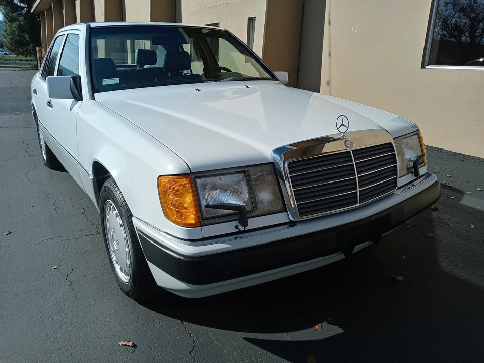 1991 Mercedes-Benz W124 E-Class - Image 3 of 31