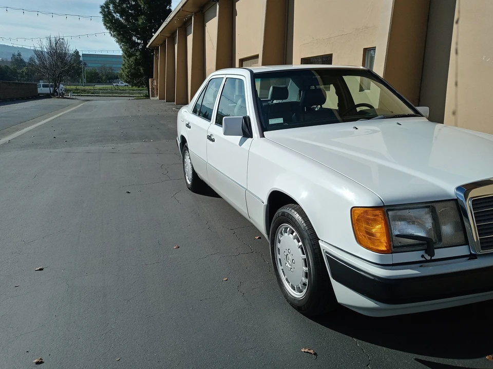 1991 Mercedes-Benz W124 E-Class - Image 14 of 31