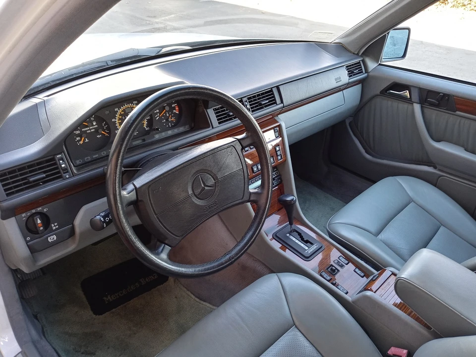 1991 Mercedes-Benz W124 E-Class - Image 30 of 31