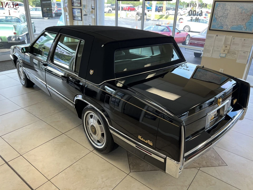 1992 Cadillac DeVille 7th Gen - Image 8 of 31