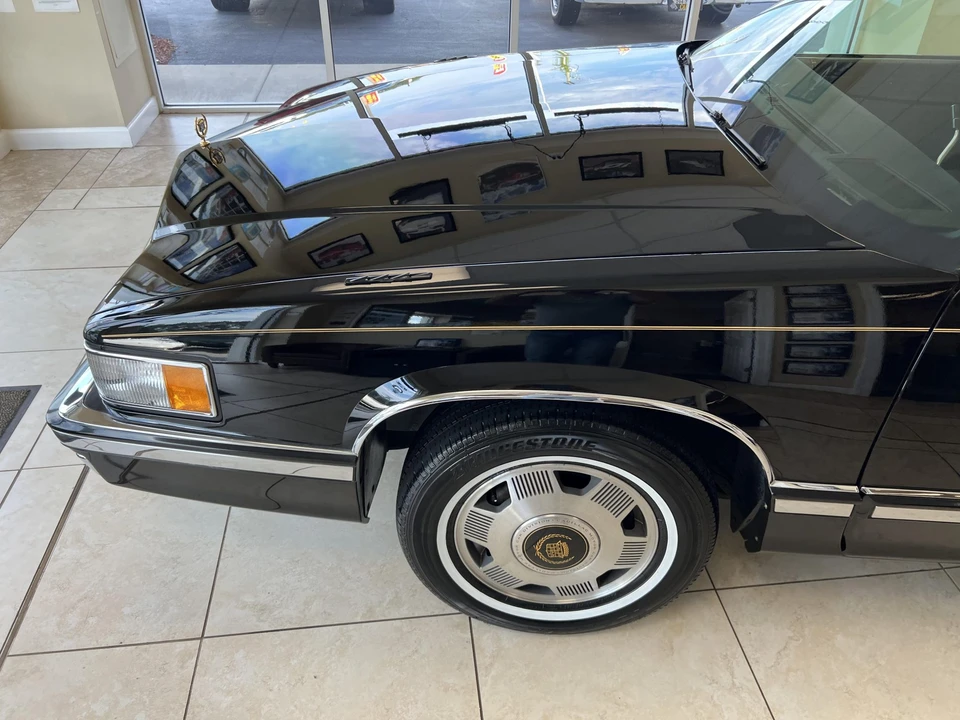 1992 Cadillac DeVille 7th Gen - Image 29 of 31