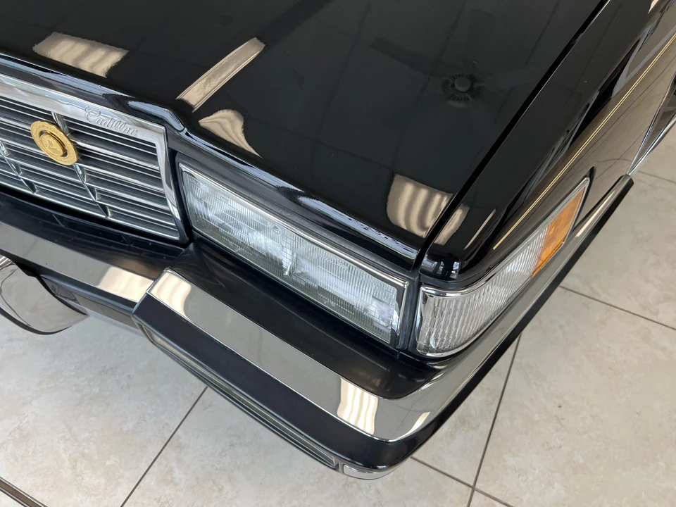 1992 Cadillac DeVille 7th Gen - Image 25 of 31