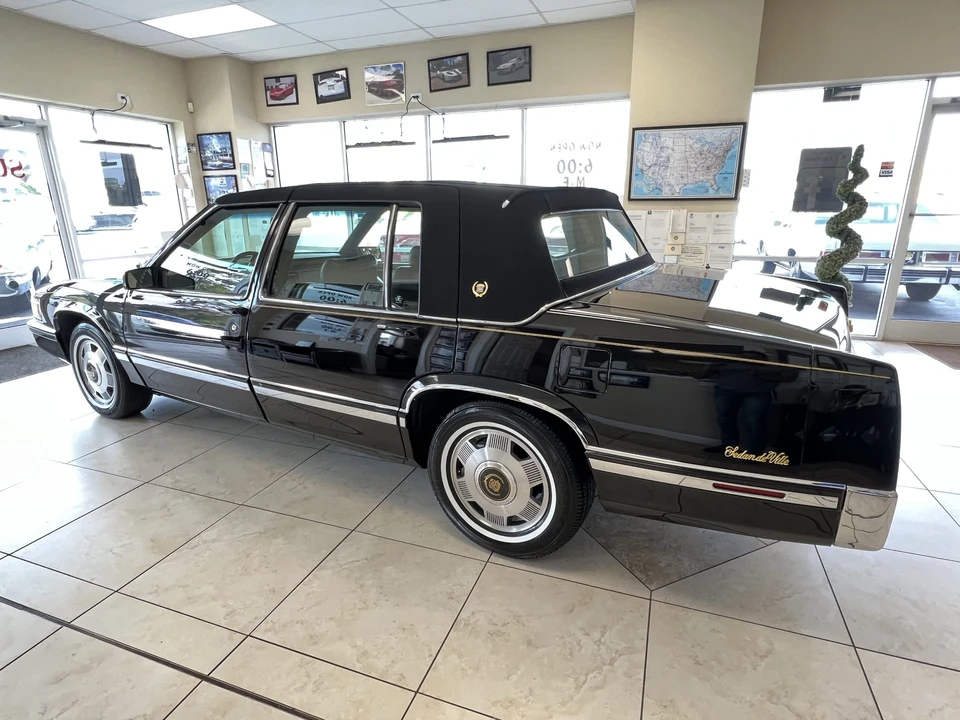 1992 Cadillac DeVille 7th Gen - Image 7 of 31
