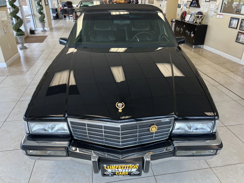 1992 Cadillac DeVille 7th Gen - Image 22 of 31