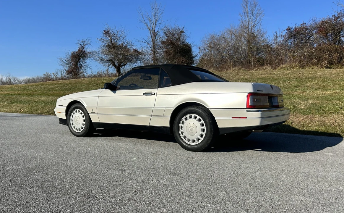 1993 Cadillac Allante - Image 23 of 31