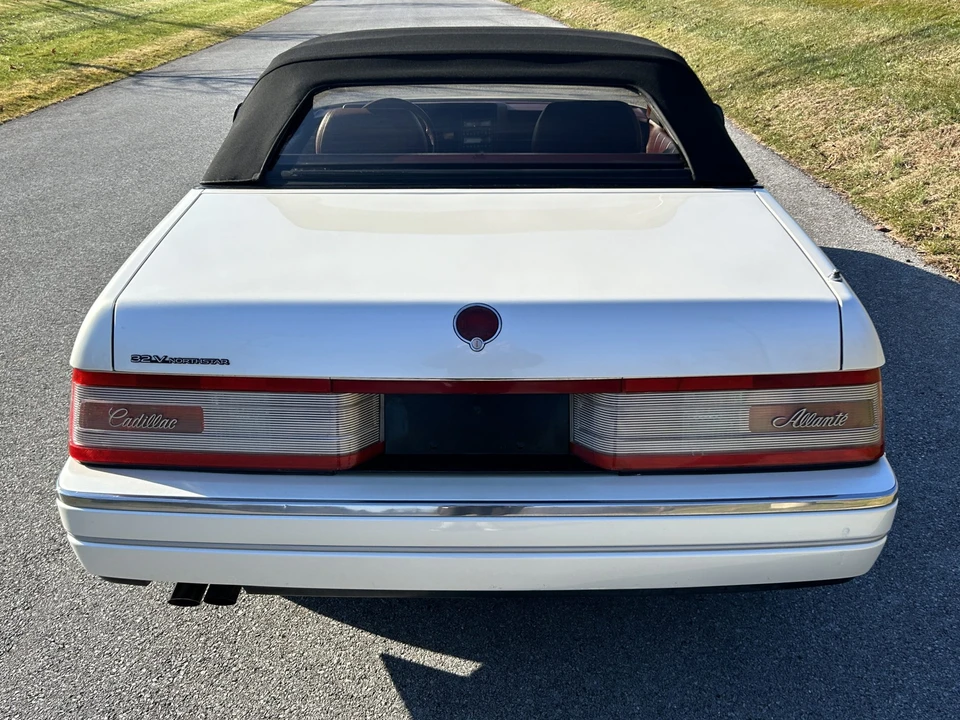 1993 Cadillac Allante - Image 30 of 31
