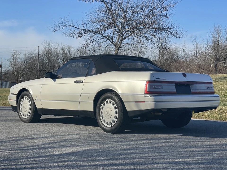 1993 Cadillac Allante - Image 25 of 31