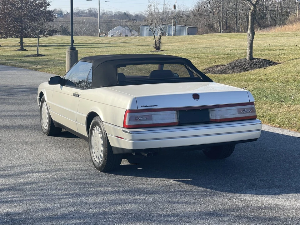 1993 Cadillac Allante - Image 27 of 31