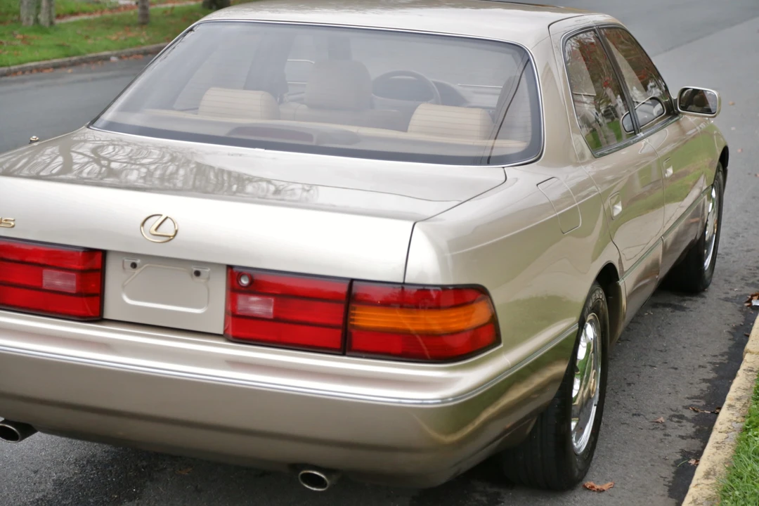 1993 Lexus LS 1st Gen - Image 13 of 31