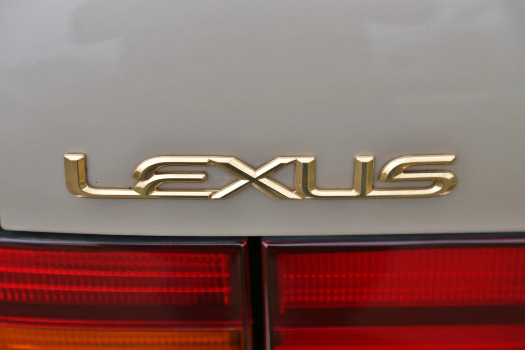 1993 Lexus LS 1st Gen - Image 29 of 31