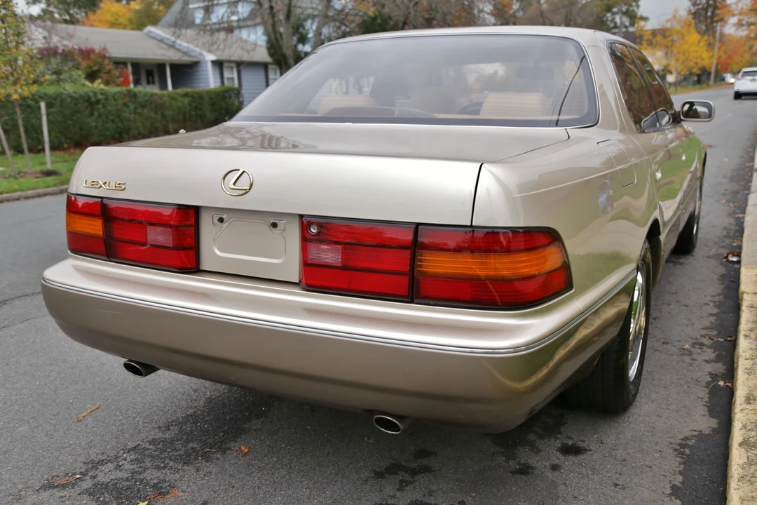 1993 Lexus LS 1st Gen - Image 18 of 31