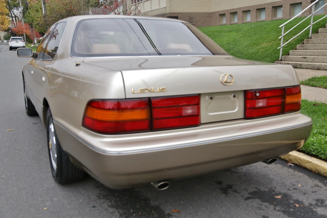 1993 Lexus LS 1st Gen - Image 19 of 31
