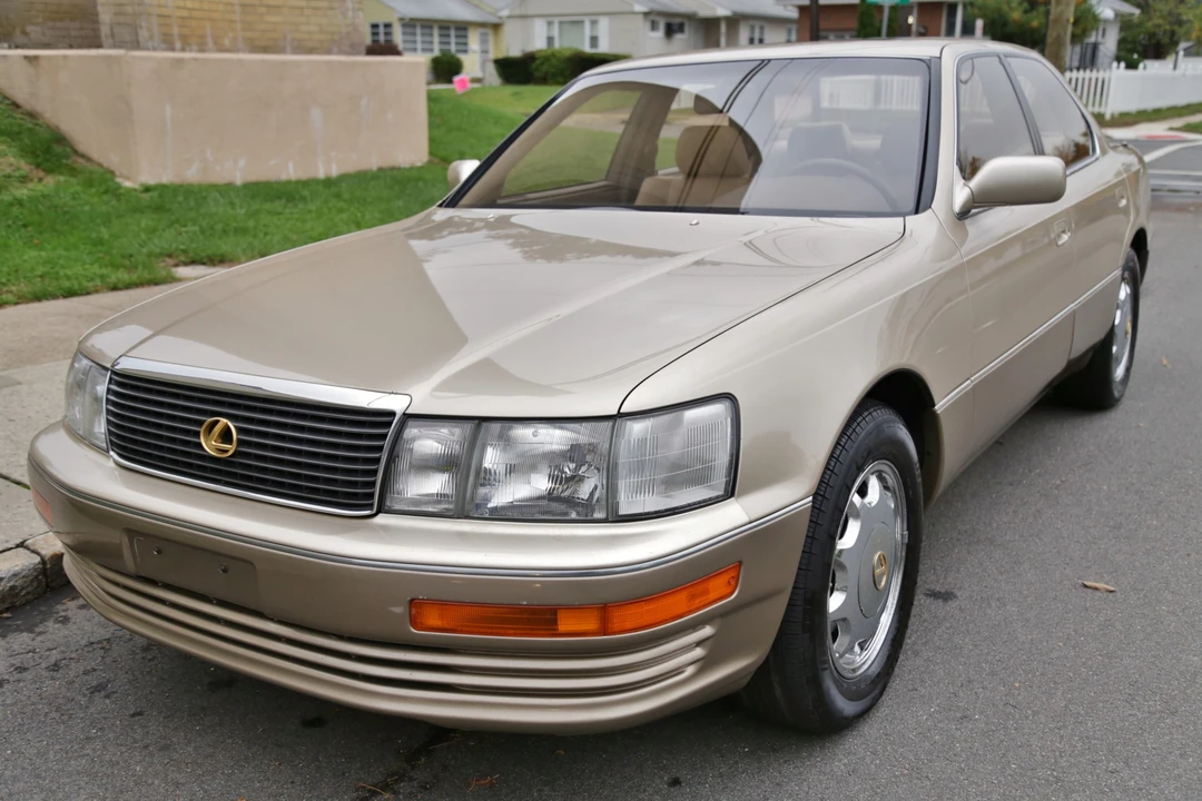 1993 Lexus LS 1st Gen - Image 24 of 31