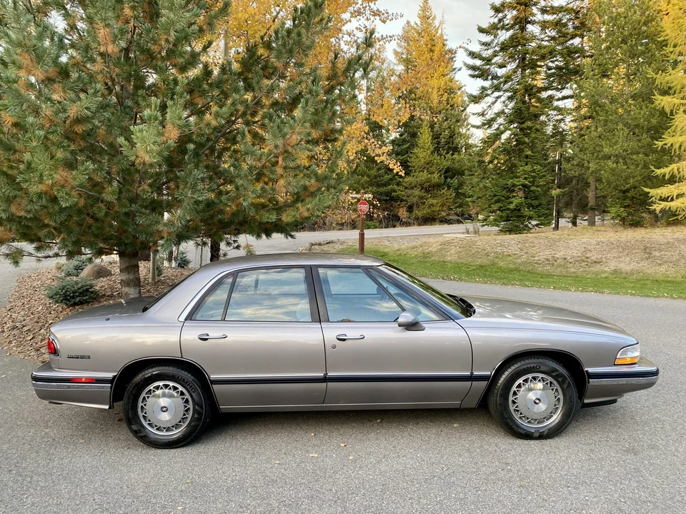 1995 Buick LeSabre - Image 11 of 31