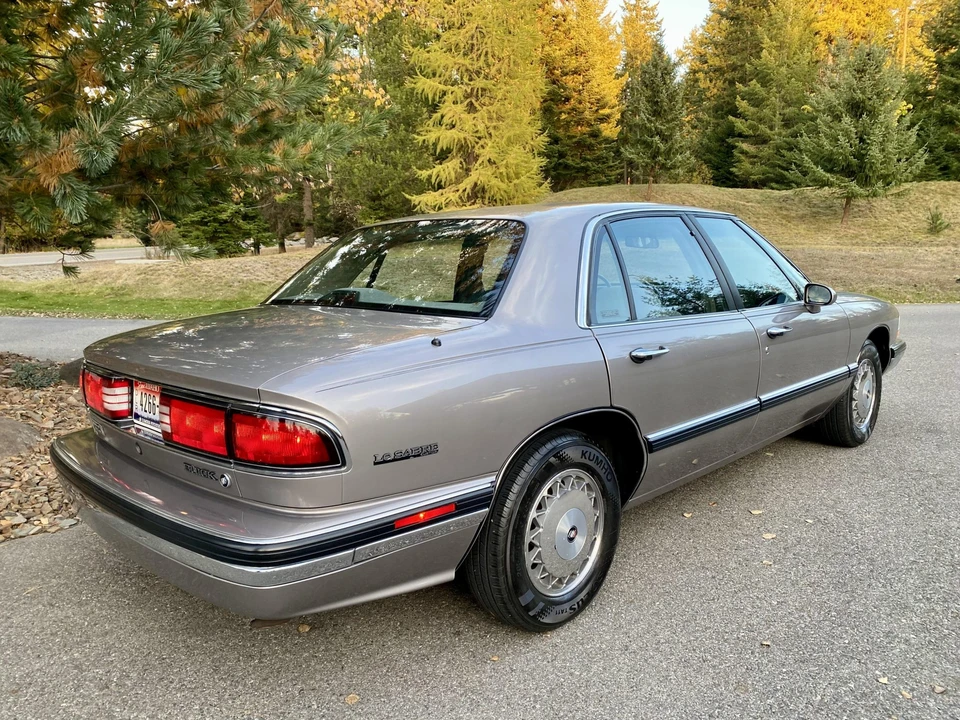 1995 Buick LeSabre - Image 12 of 31