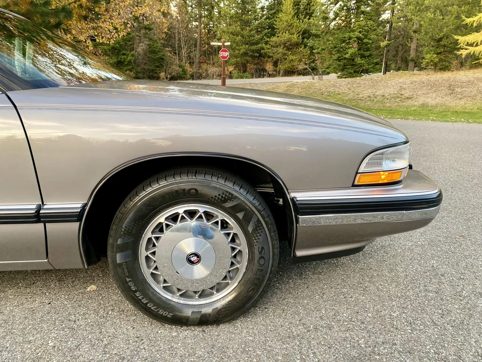 1995 Buick LeSabre - Image 20 of 31
