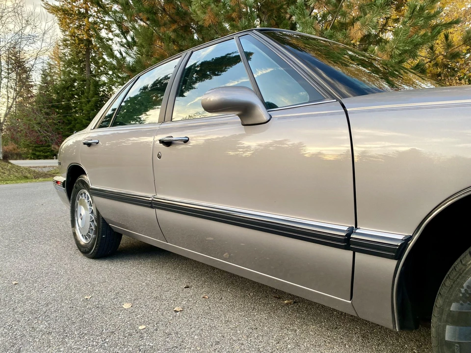 1995 Buick LeSabre - Image 21 of 31