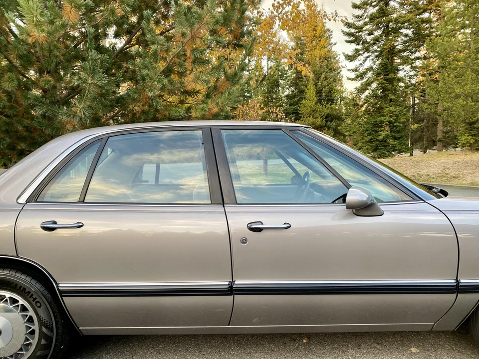 1995 Buick LeSabre - Image 22 of 31