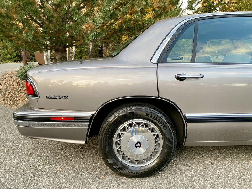 1995 Buick LeSabre - Image 23 of 31